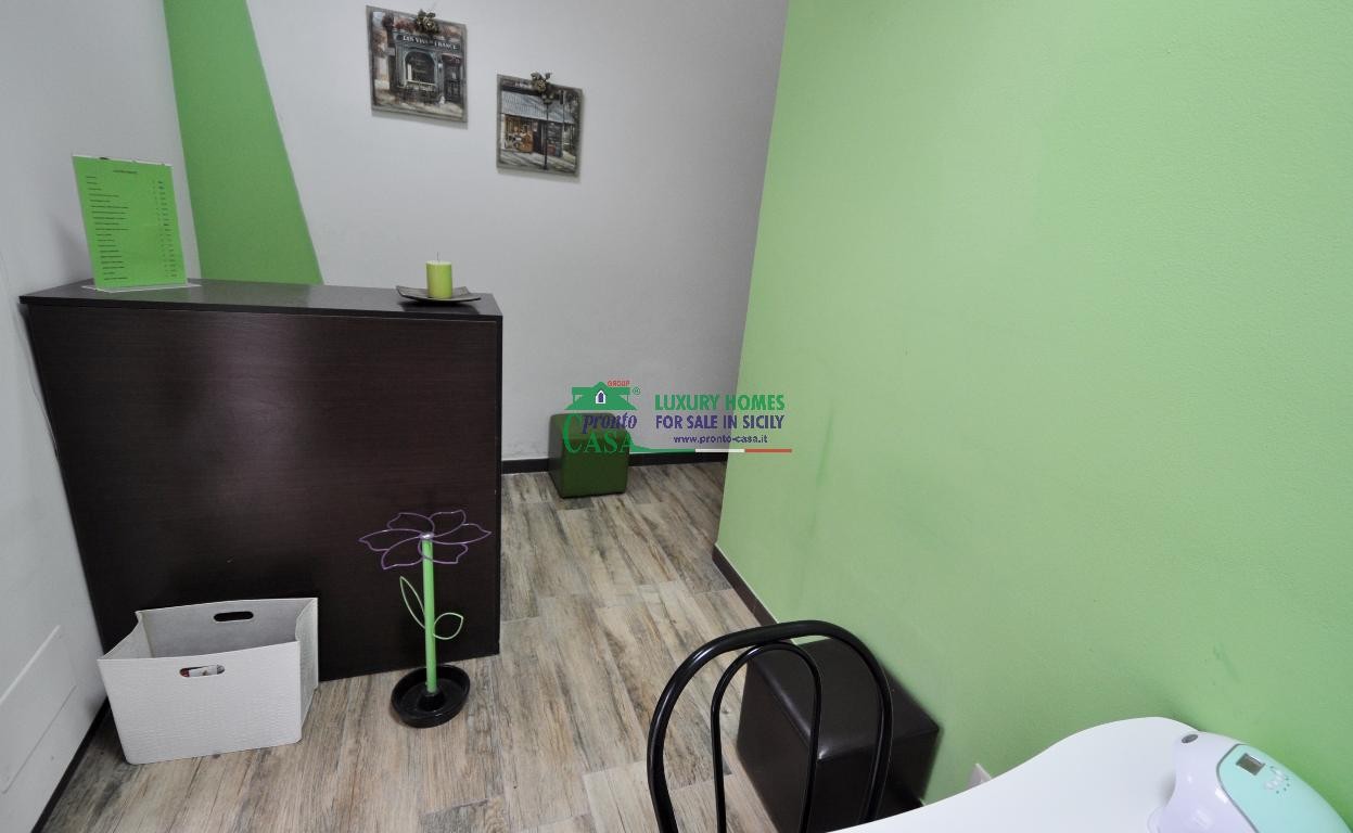 Locale artigianale o uso ufficio