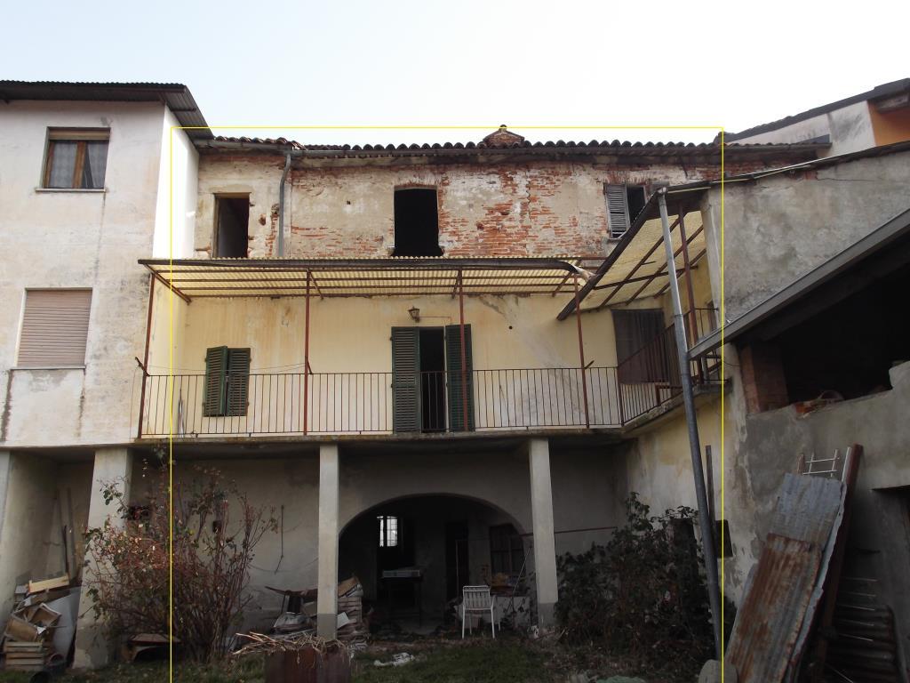 rustico casale a Monastero di Vasco 440 metri quadri