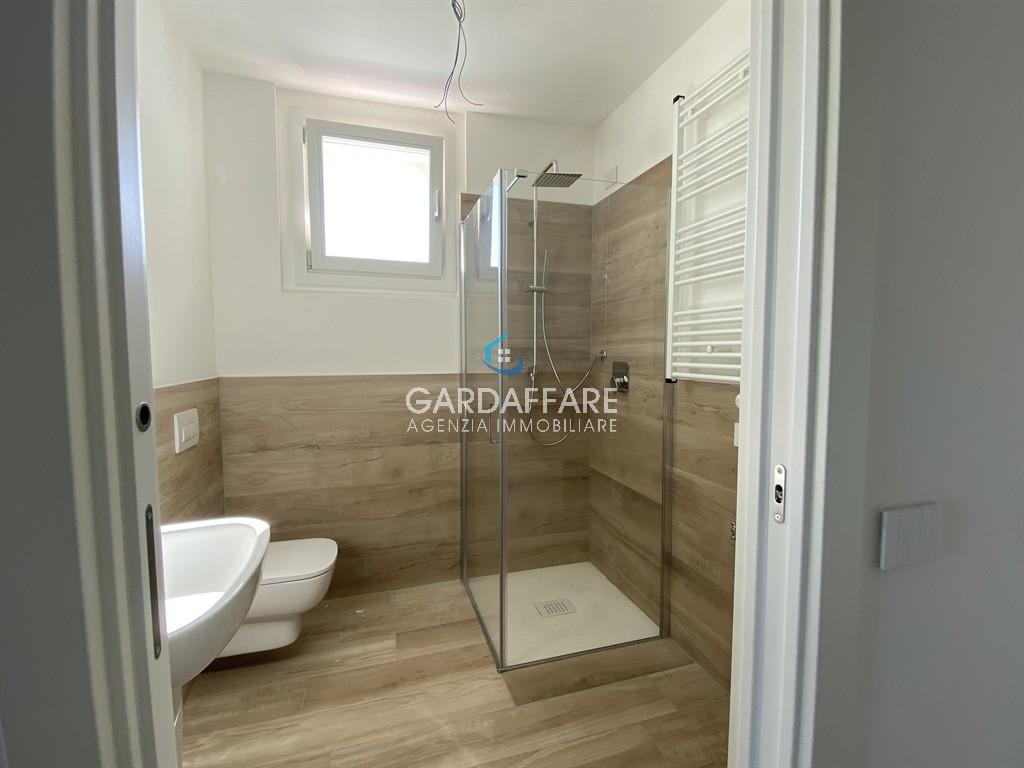 Flat Luxury Properties for Buy in Desenzano del Garda - Cod. h23-23-51