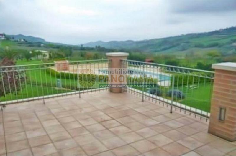 Rif. ATV222 Casale in vendita a Monteprandone con piscina