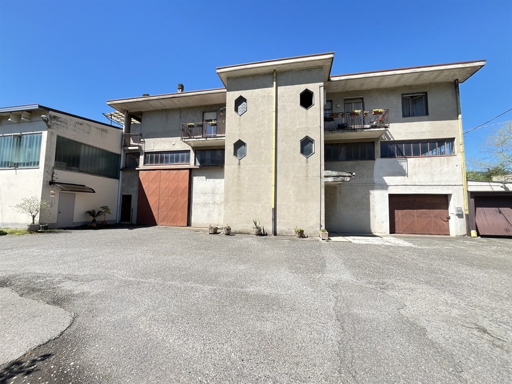 Vendita complesso misto Calolziocorte superficie 420m2