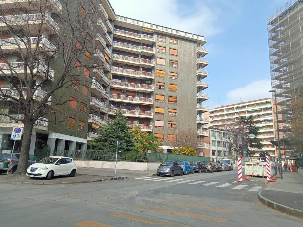 magazzino in PIAZZA CATTANEO a Torino