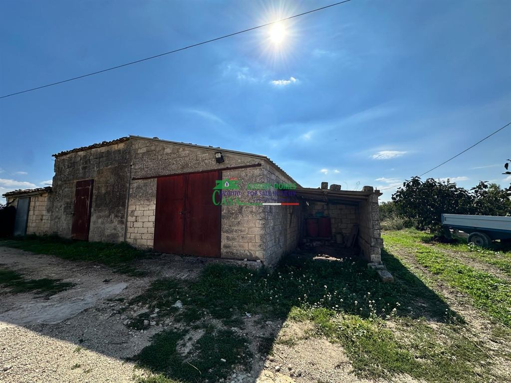Rif. 9928  - Terreno Agricolo con Fabbricati