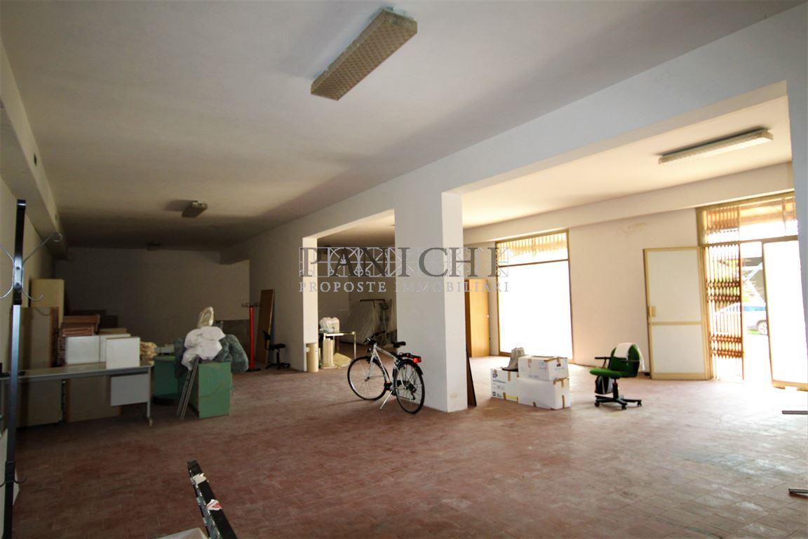 magazzino a Asciano 212 metri quadri