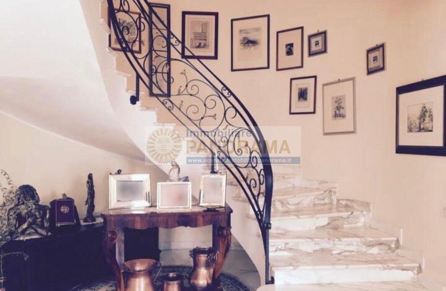 Rif. ATV149 Vendesi villa bifamiliare prestigiosa a Porto d'Ascoli