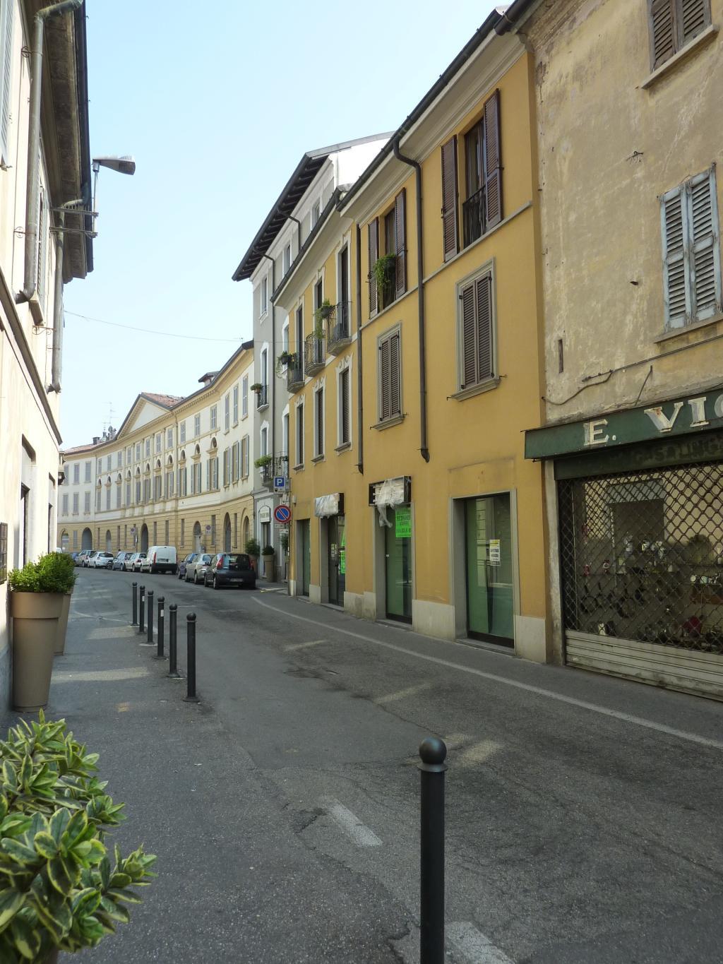 magazzino in Via Zucchi a Monza