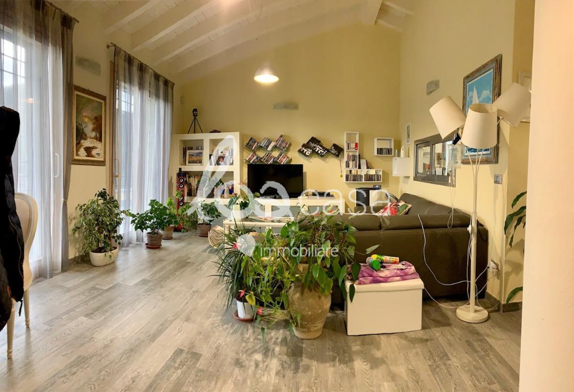 magazzino a Tovo San Giacomo 330 metri quadri
