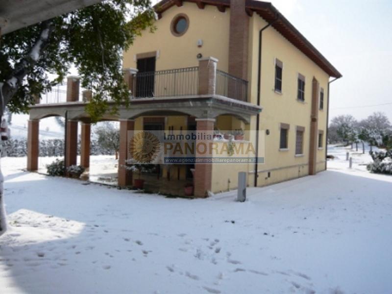 Rif. ATV222 Casale in vendita a Monteprandone con piscina