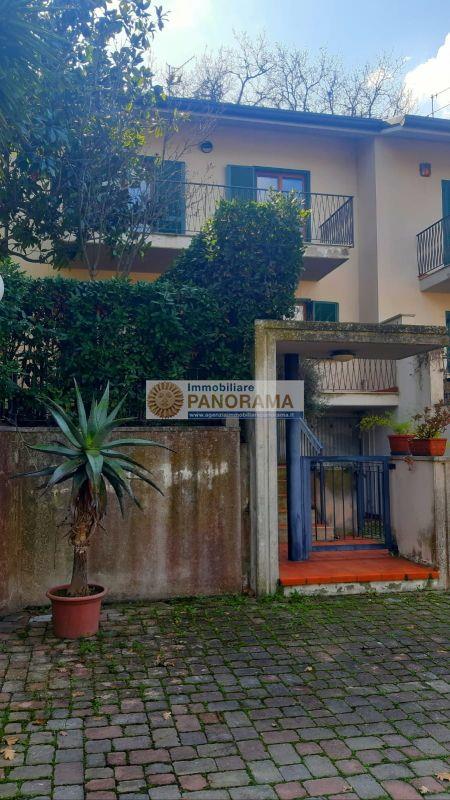 Rif. ACA243 Affittasi villa a schiera a San Benedetto del Tronto