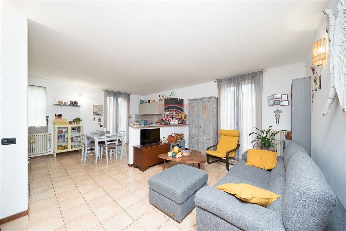 CESENA - Case Frini (TC1054): appartamento su due livelli, cantina e posto auto.