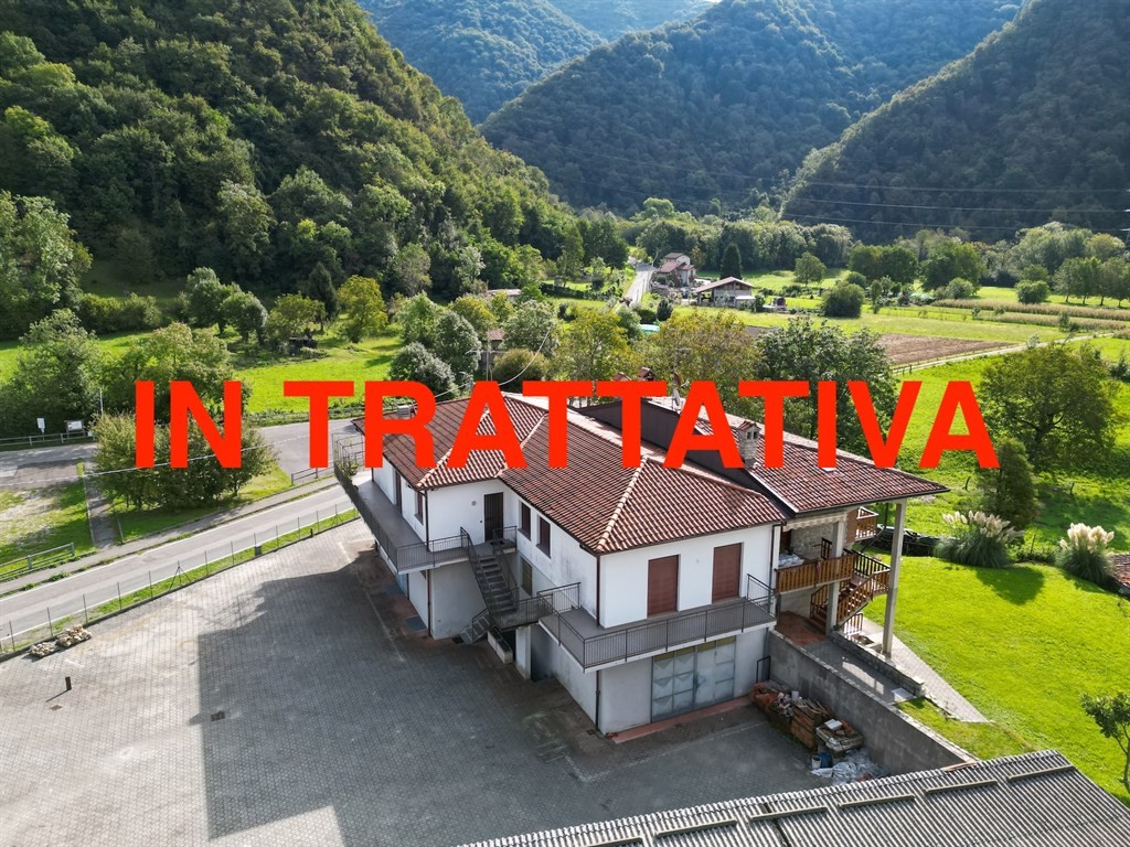 Vendita casa indipendente Carenno superficie 424m2