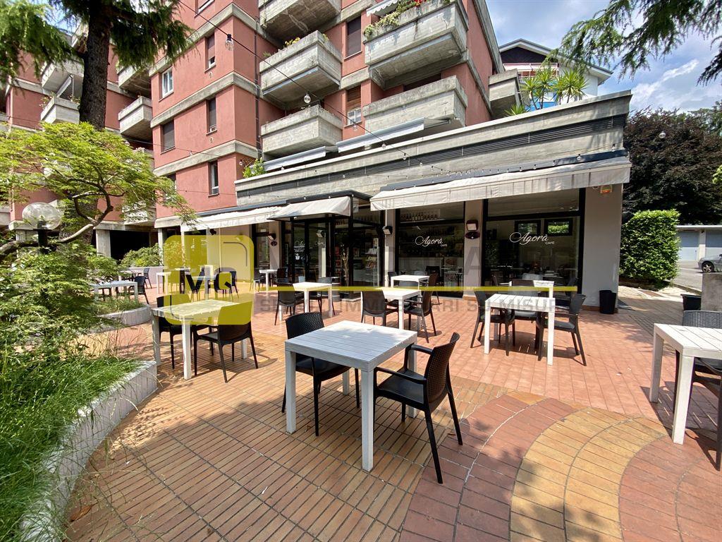 magazzino in Viale Adamello a Lecco