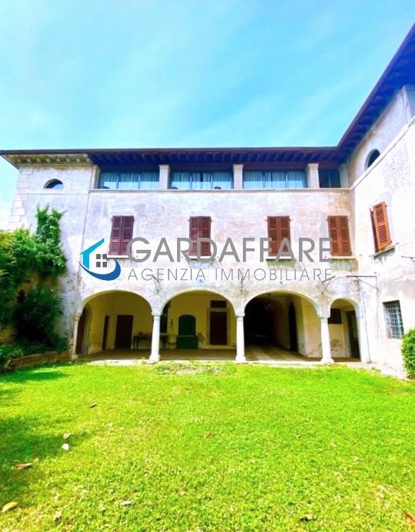 Villa di lusso in Vendita a Manerba del Garda - Cod. 21-05