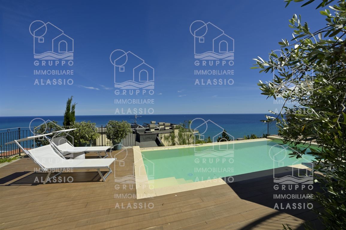 ESCLUSIVA PROPRIETÀ DI PRESTIGIO CON VISTA MARE TOTALE, PISCINA PANORAMICA E DEPENDANCE INDIPENDENTE