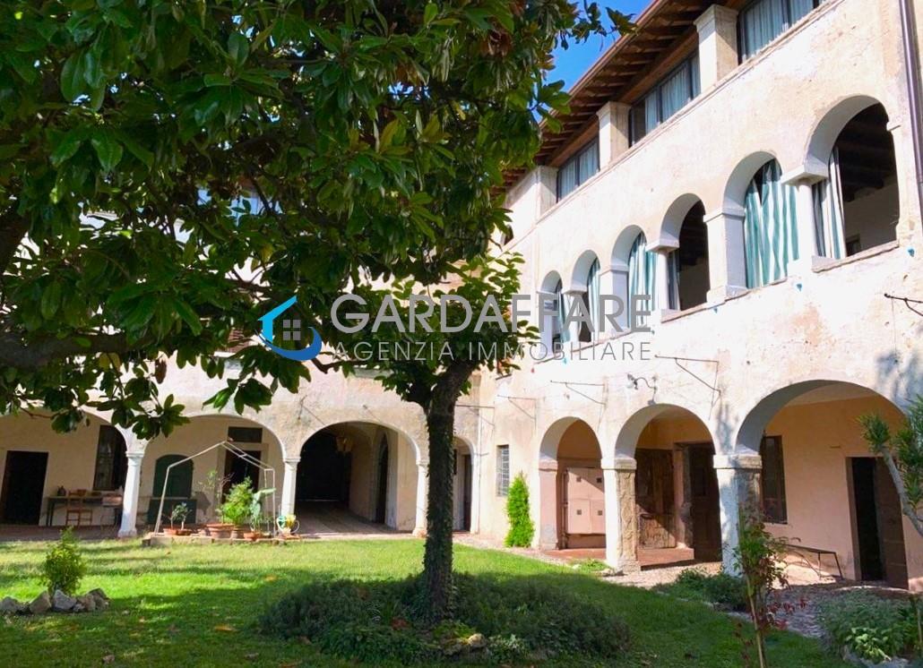 Villa di lusso in Vendita a Manerba del Garda - Cod. 21-05
