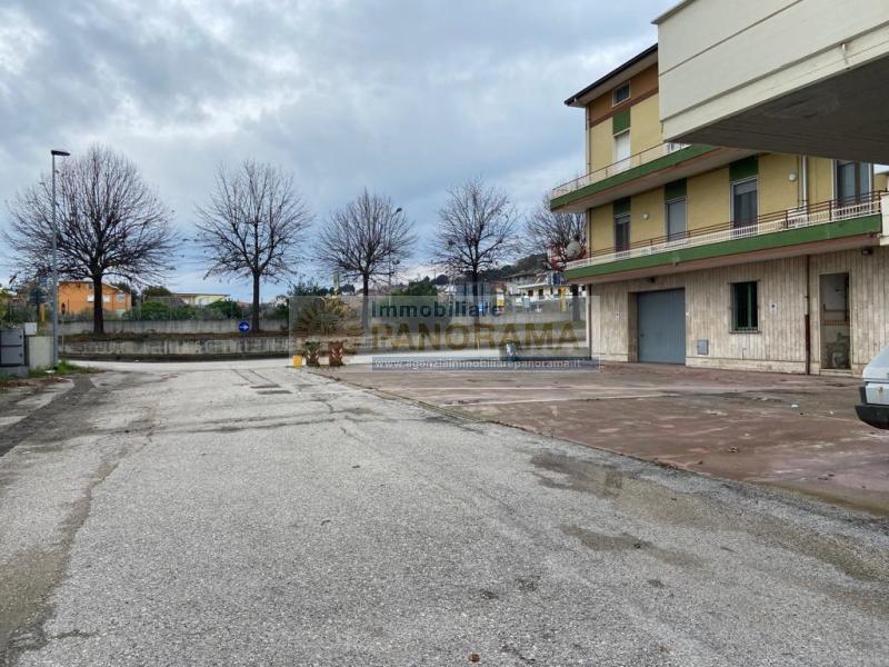 Rif. ATV243 Vendesi locale commerciale a Grottammare Ascolani - Ischia