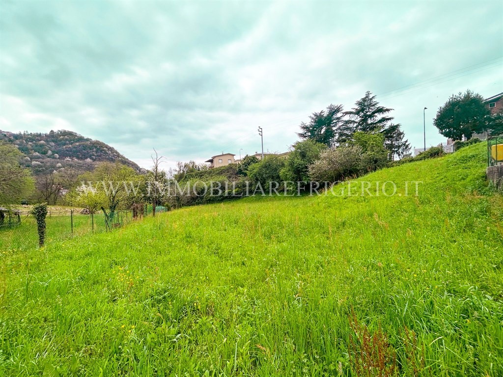 Vendita terreno residenziale Calolziocorte superficie 2290m2