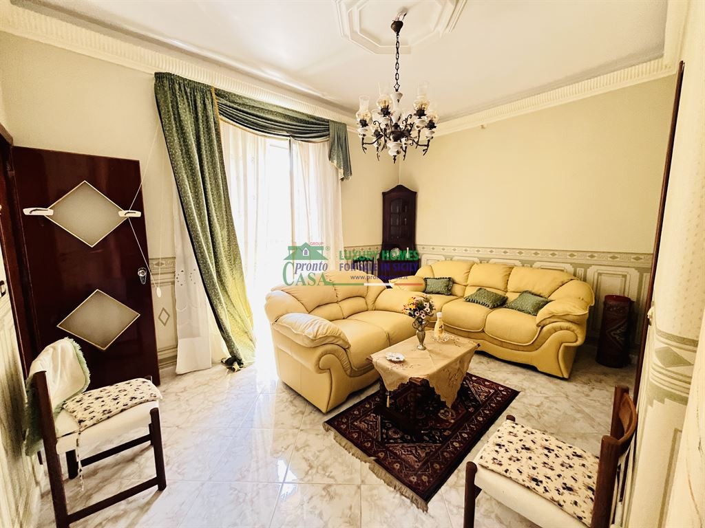 Rif:2622 - Soluzione indipendente in zona centrale – 105 mq su tre livelli, Comiso