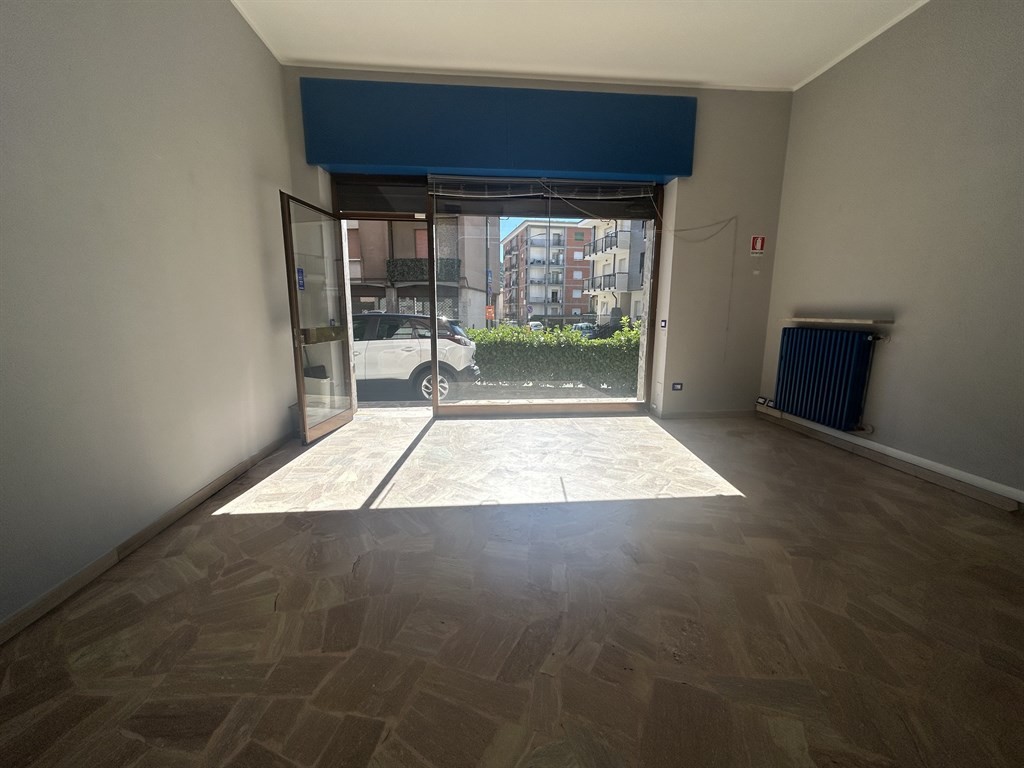 Affitto negozio Cisano Bergamasco superficie 50m2