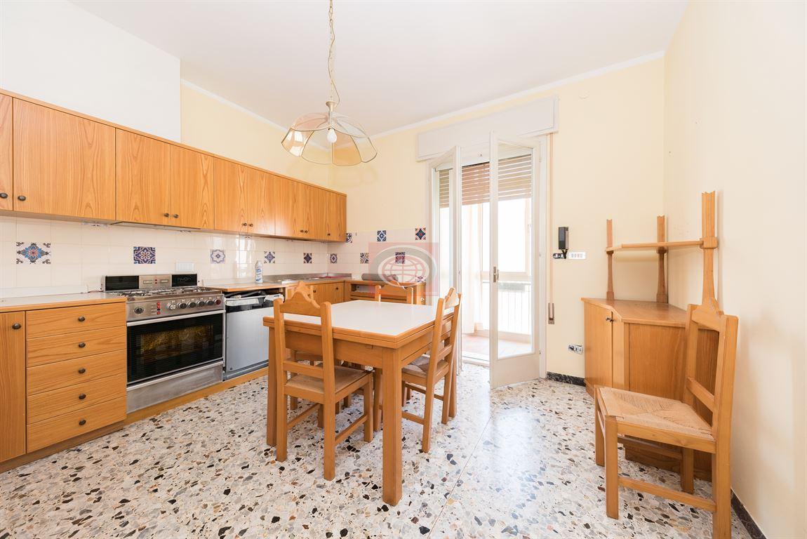 S. ROCCO di Cesena - casa SINGOLA composta da n° 2 appartamenti con INGRESSO INDIPENDENTE ( corte, garage, cantina )