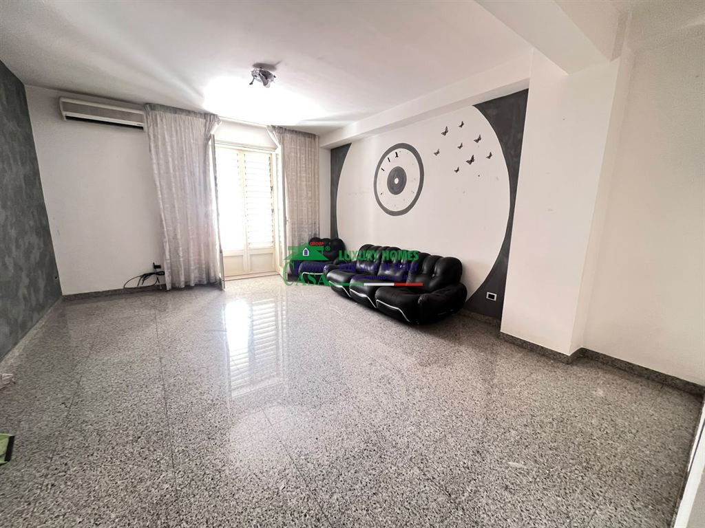 Rif: 2742  - Ampio appartamento di 150 mq con balconi perimetrali e posto auto in garage –  Comiso