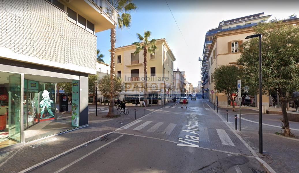 Rif. ATV259 Vendesi locale commerciale a San Benedetto del Tronto Centro