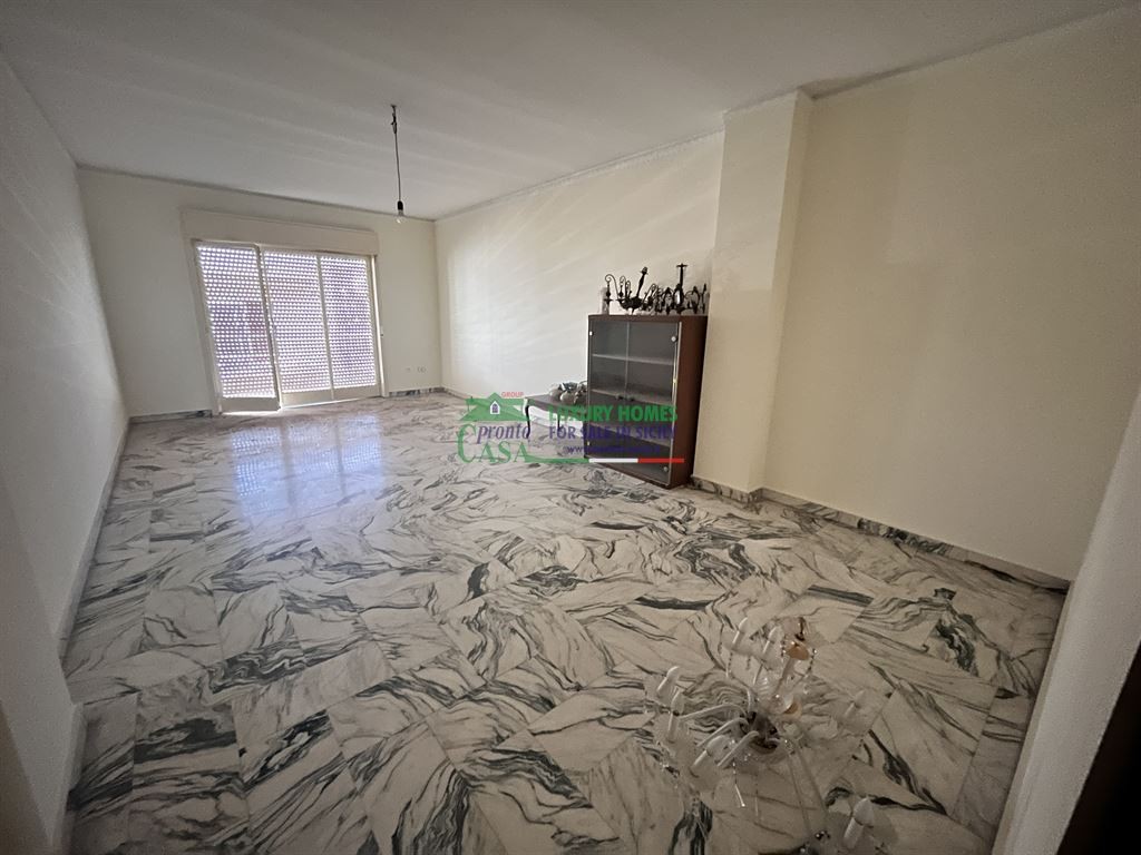 APPARTAMENTO USO UFFICIO