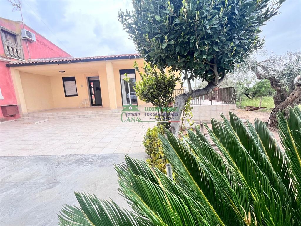 Rif:2674 - Villetta con giardino affitto estivo – Comiso