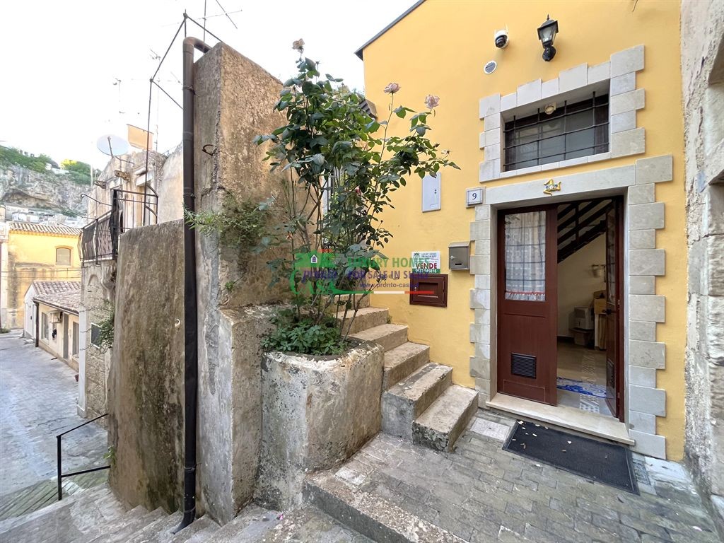 Rif.2666 - Casa Indipendente in affitto ristrutturata a Modica Bassa