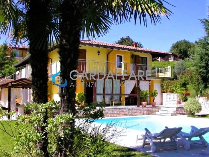 Villa Luxury Properties for Buy in Manerba del Garda - Cod. 15-54