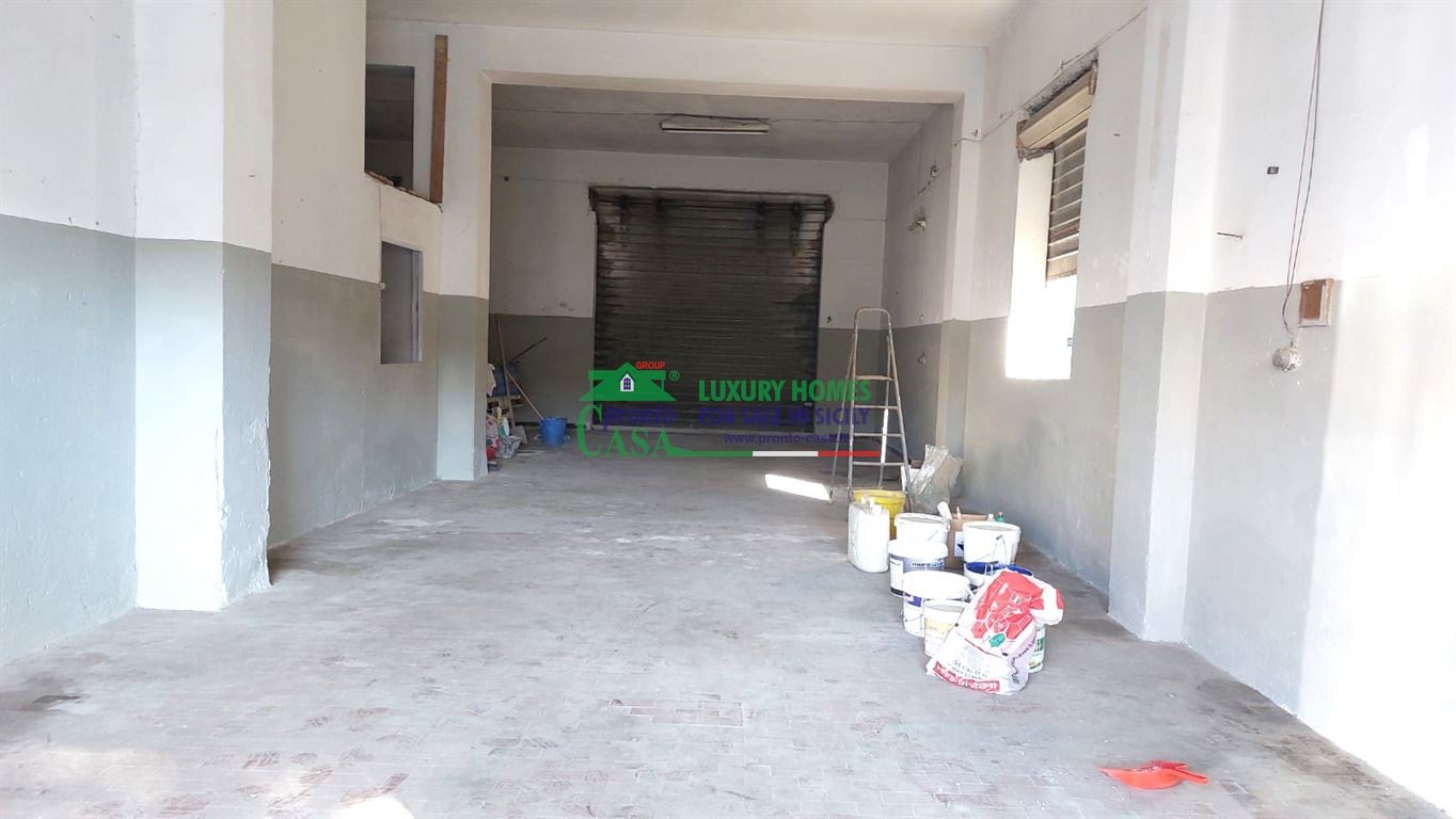 piano terra commerciale