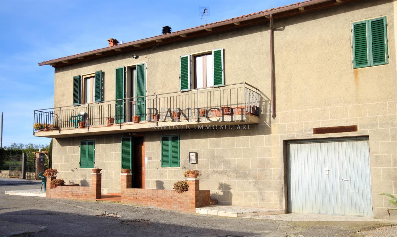 magazzino a Asciano 185 metri quadri