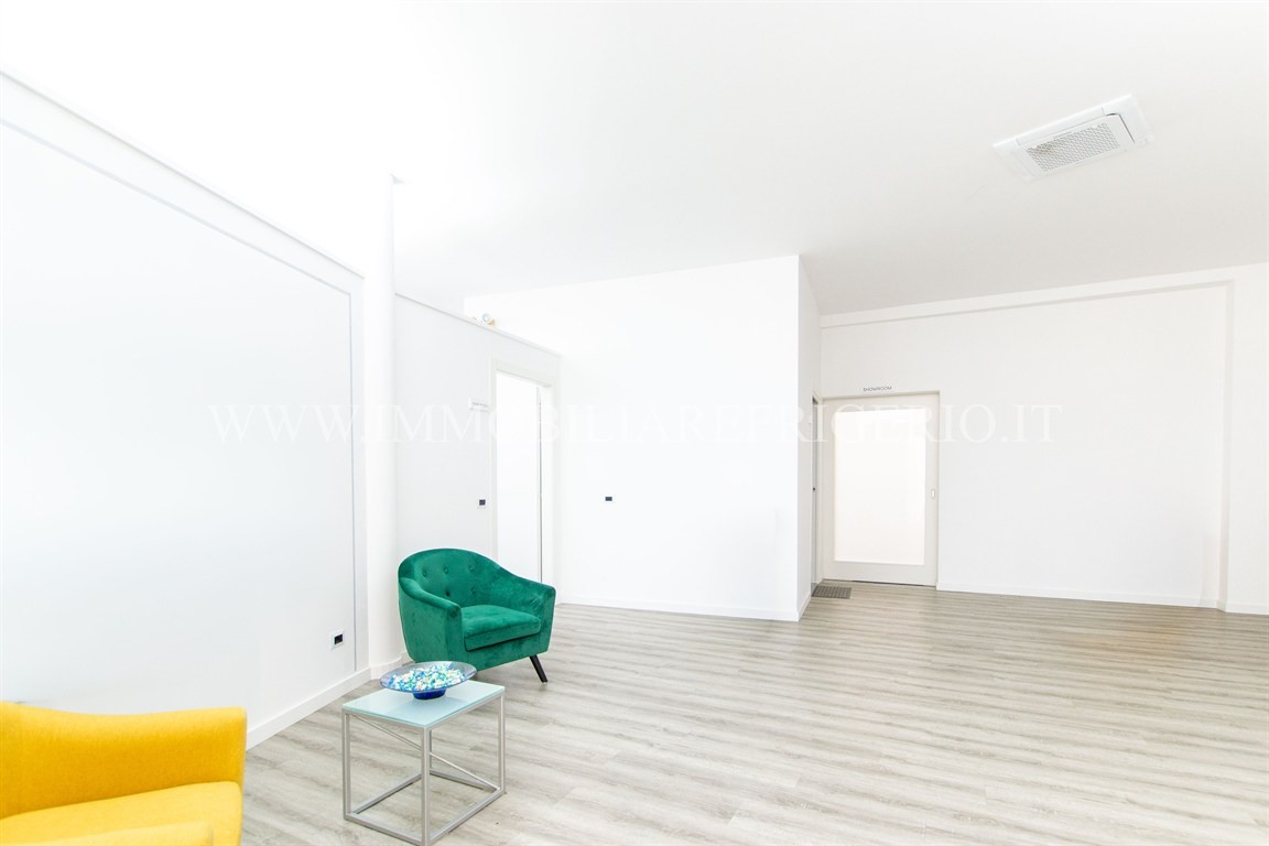 Affitto ufficio Calolziocorte superficie 250m2