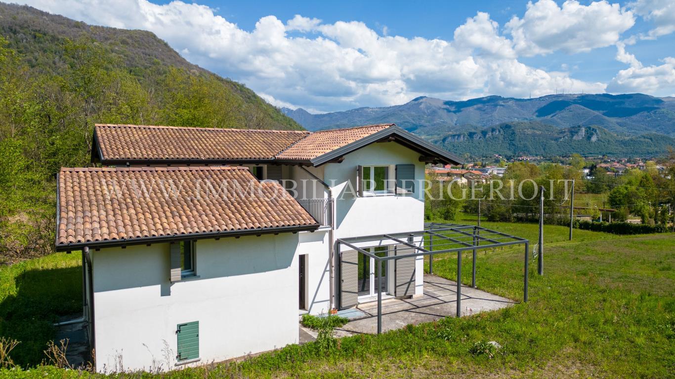 Vendita villa singola Calco superficie 255m2