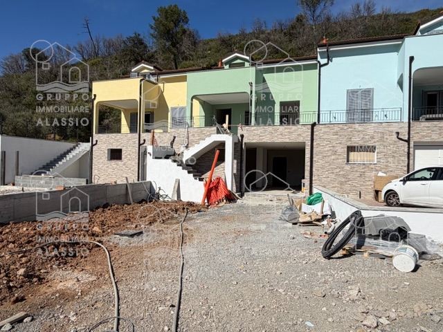 COASCO-MARINAVERDE: Proponiamo Villetta trifamiliare con giardino e box auto