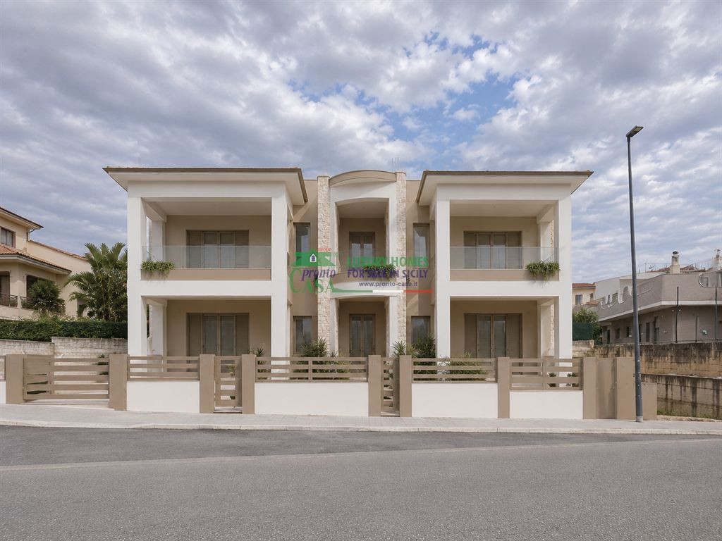 Rif: 2727 - Comiso –  villetta indipendente allo stato rustico in zona residenziale