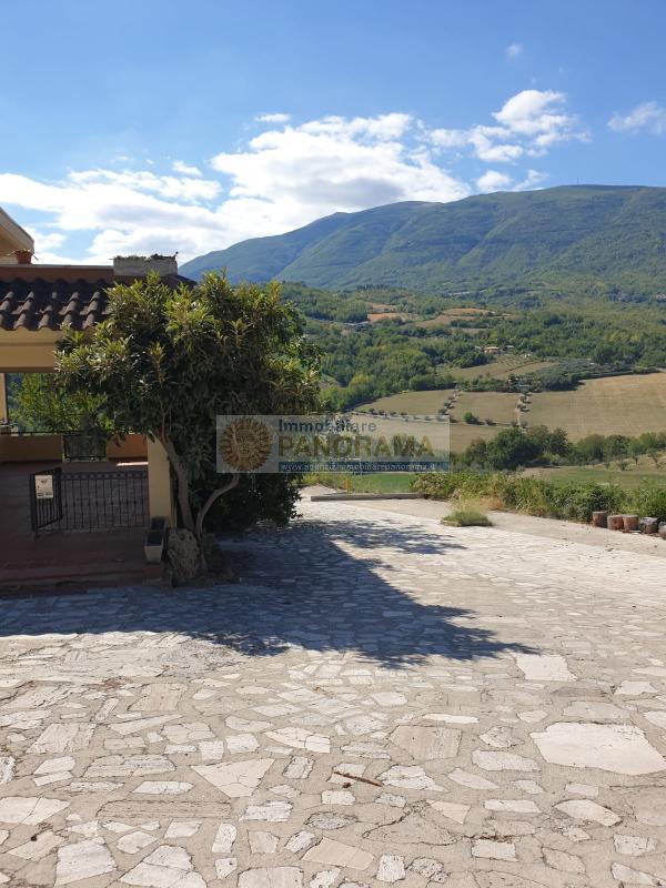 Rif. ATV225 Vendesi appartamento a Folignano