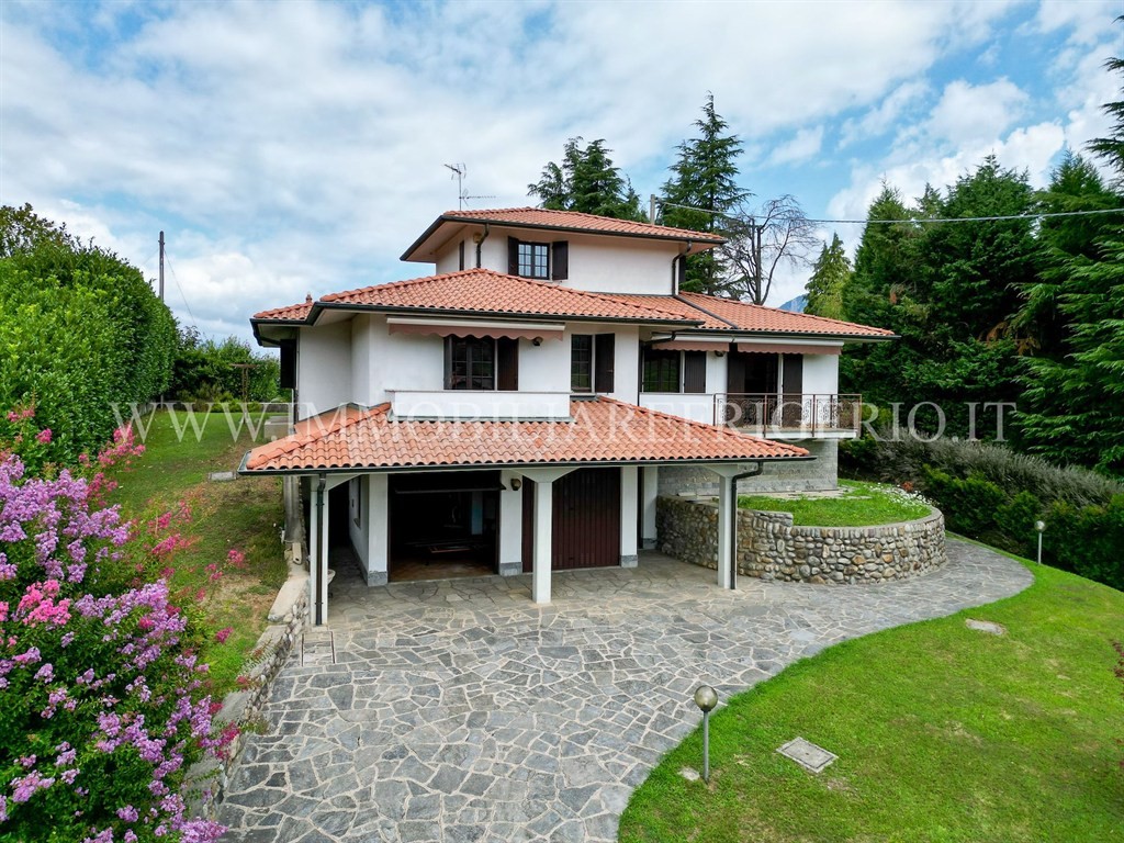 Vendita villa singola Monte Marenzo superficie 369m2