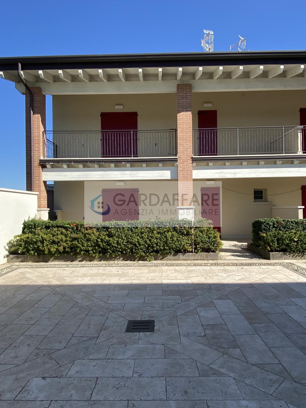 Villa Luxury Properties for Buy in Desenzano del Garda - Cod. h47-22-10