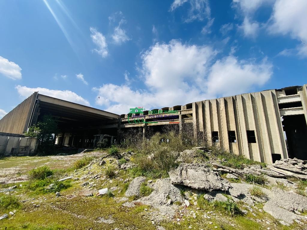 Capannone in zona industriale