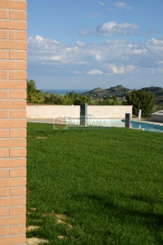 Rif. ATV222 Casale in vendita a Monteprandone con piscina