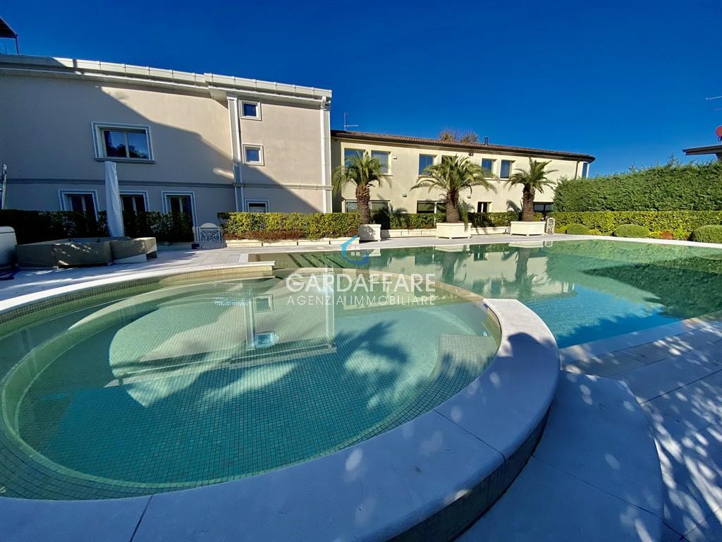 Villa Luxus-Immobilien zum Mieten in Desenzano del Garda - Cod. AFF. 22-19