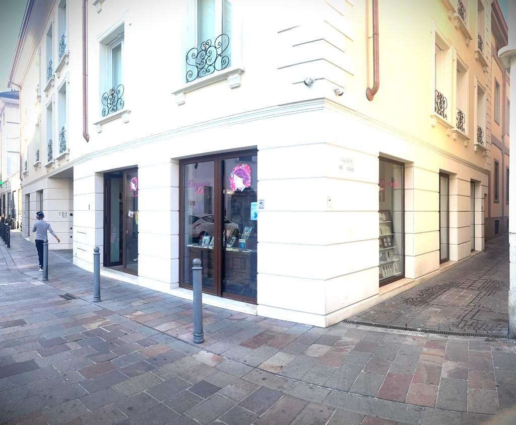magazzino in VIA DE GRADI a Monza