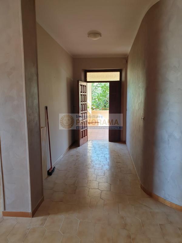 Rif. ATV225 Vendesi appartamento a Folignano