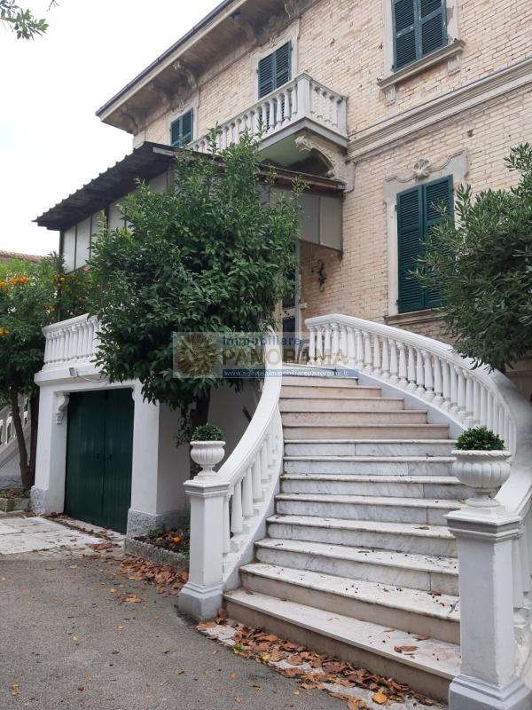 Rif. ACV189 Vendesi appartamento in villa a San Benedetto del Tronto Centro