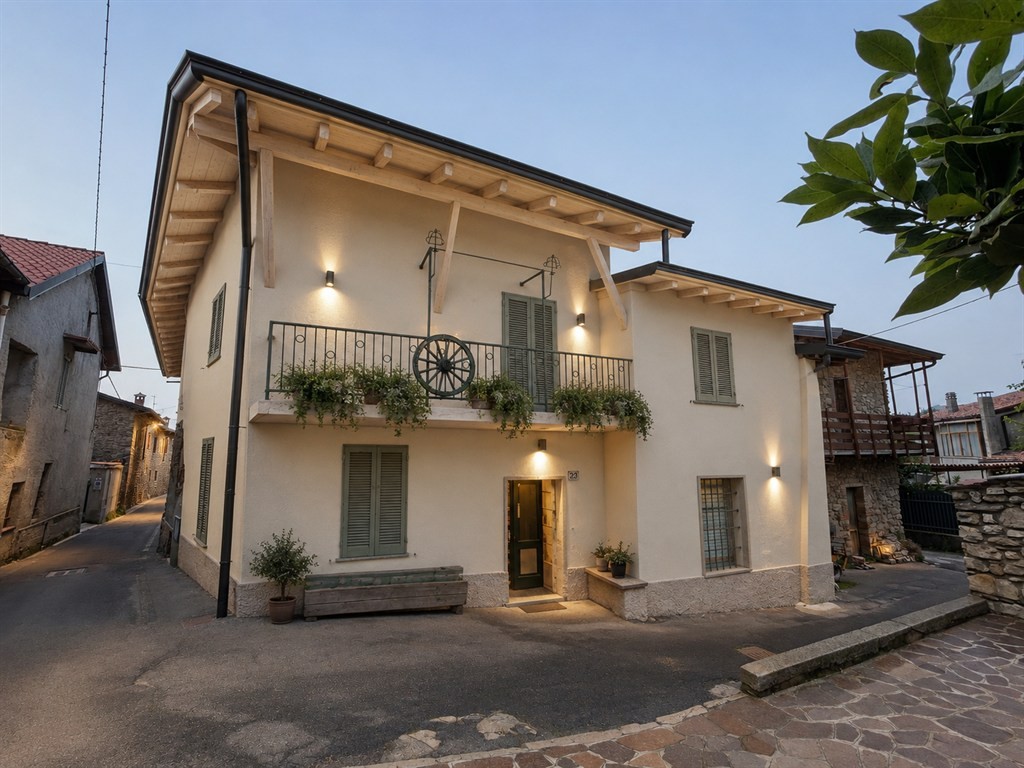 Vendita casa indipendente Caprino Bergamasco superficie 85m2