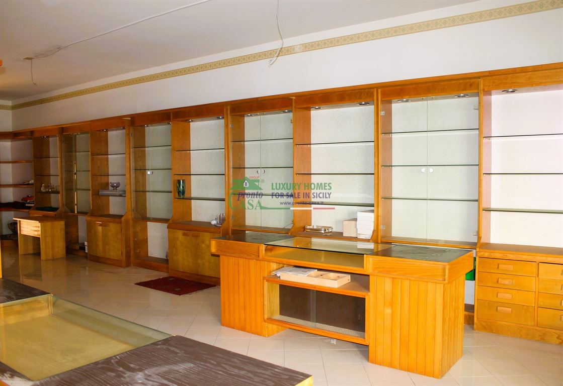 Rif: 1316 - Appartamento con seminterrato 115 mq,  piano terra, in centro a Pozzallo