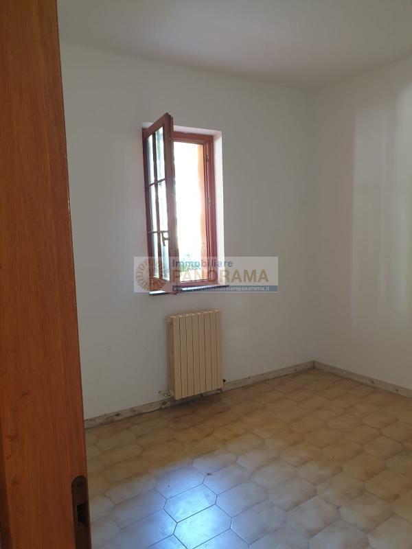 Rif. ATV225 Vendesi appartamento a Folignano
