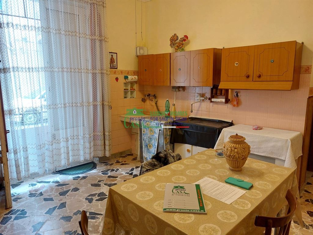 Rif. 1583 - Casa indipendente piano terra e primo piano, Via Monza n° 58, Gela