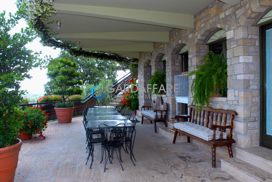 Villa Luxury Properties for Buy in Polpenazze del Garda - Cod. 18-73